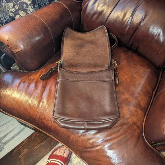 COACH 90’s Vintage 9144 LEGACY Studio Flap Crossbody Bag - Picture 2 of 12